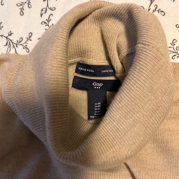 Merino Wool Turtleneck - Picture 3 of 3